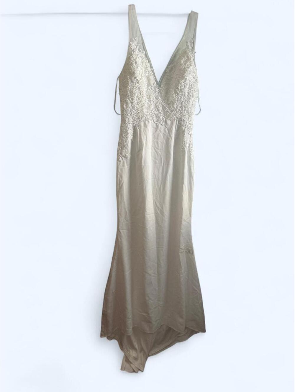 Lulus NWT DAMAGED